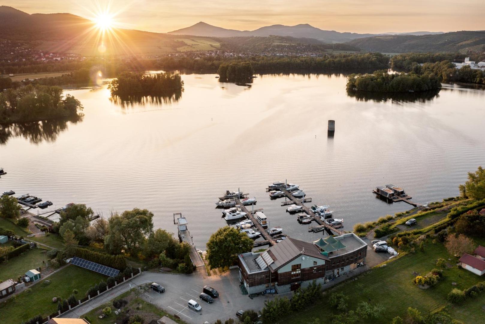 Hotel Marina Labe Pistany